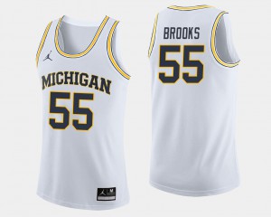 #55 White Men's College Basketball Eli Brooks Michigan Jersey 653293-213